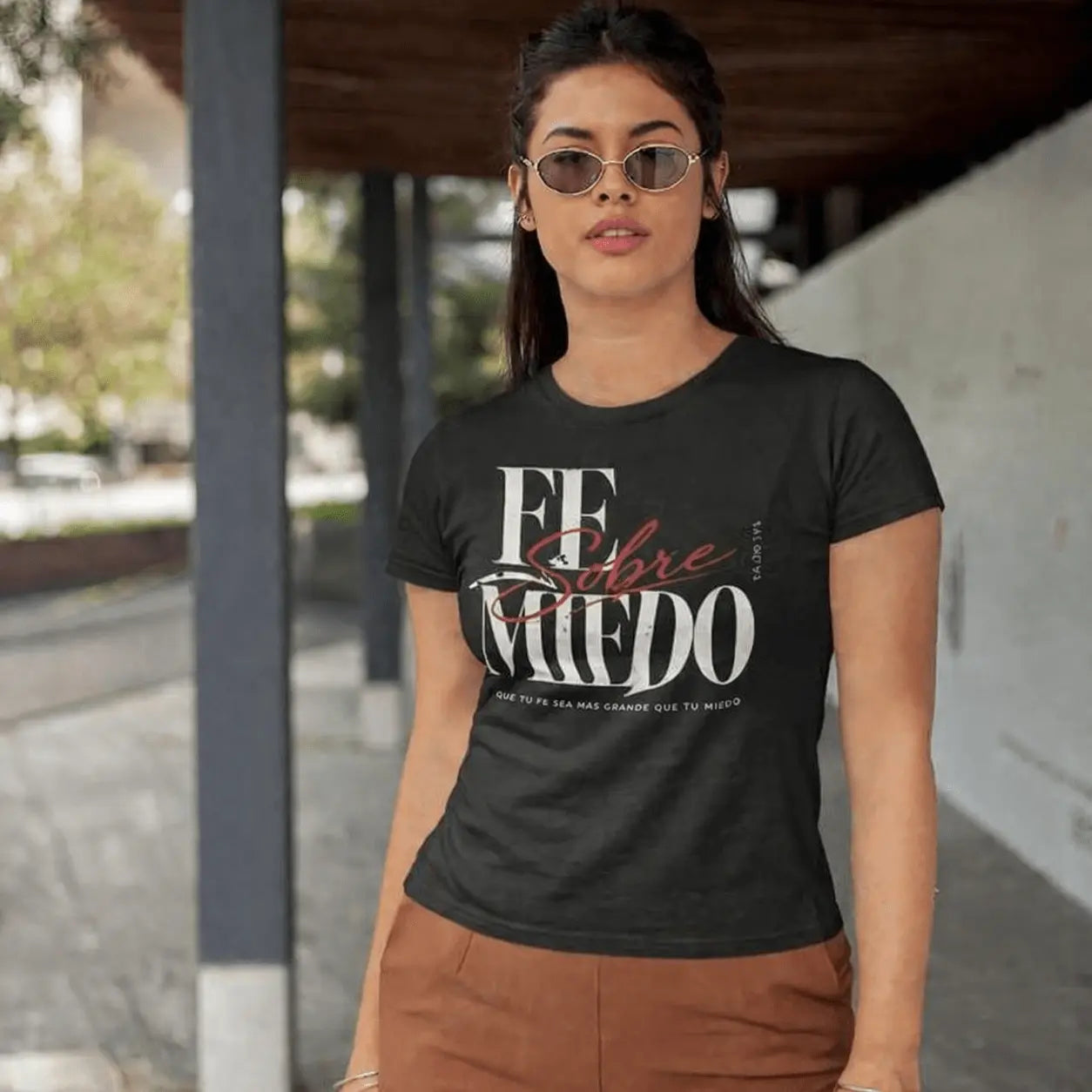 Fe sobre Miedo Tee - Crossroads Creations