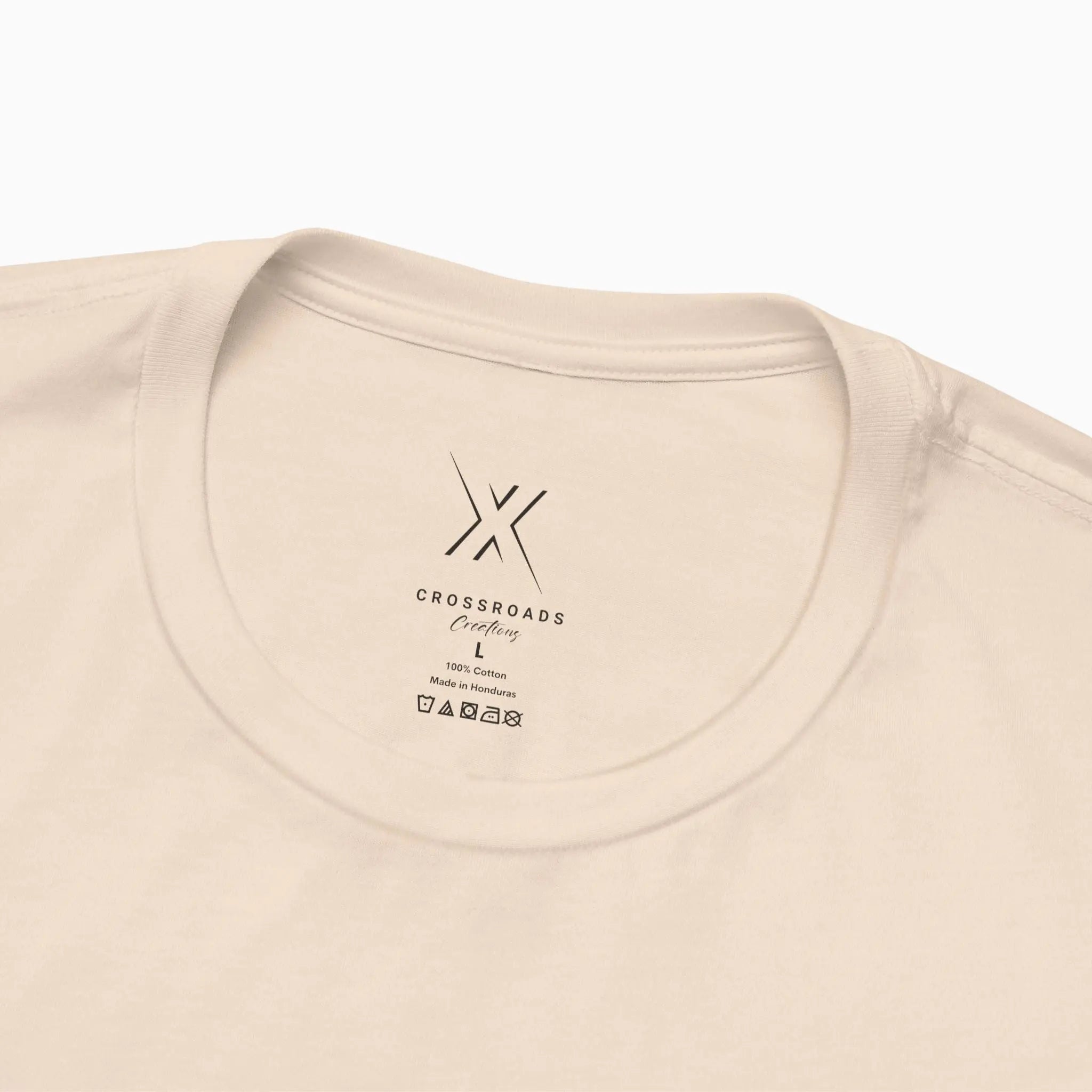 Dios Tiene El Control Tee - Crossroads Creations