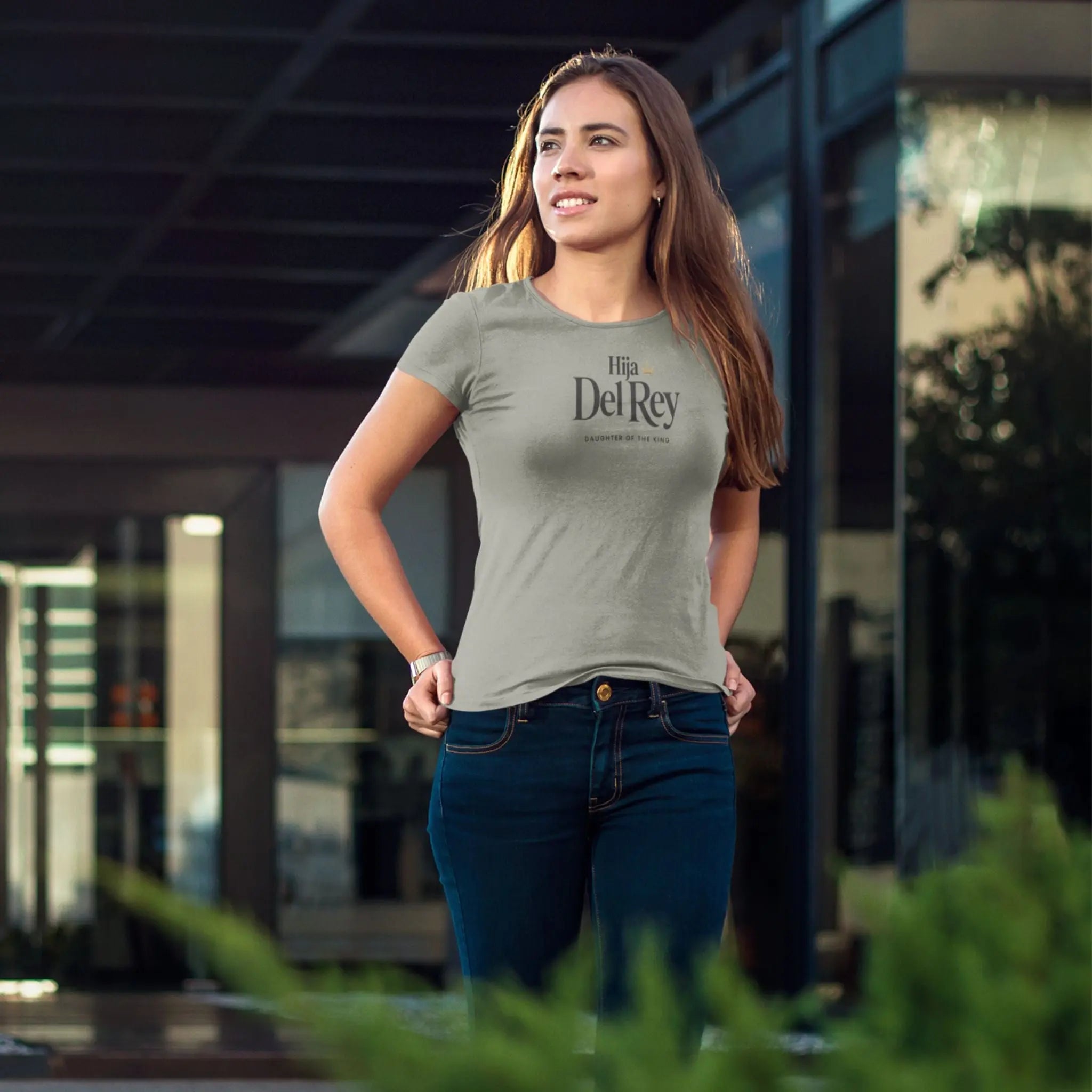 Hija Del Rey Tee - Crossroads Creations