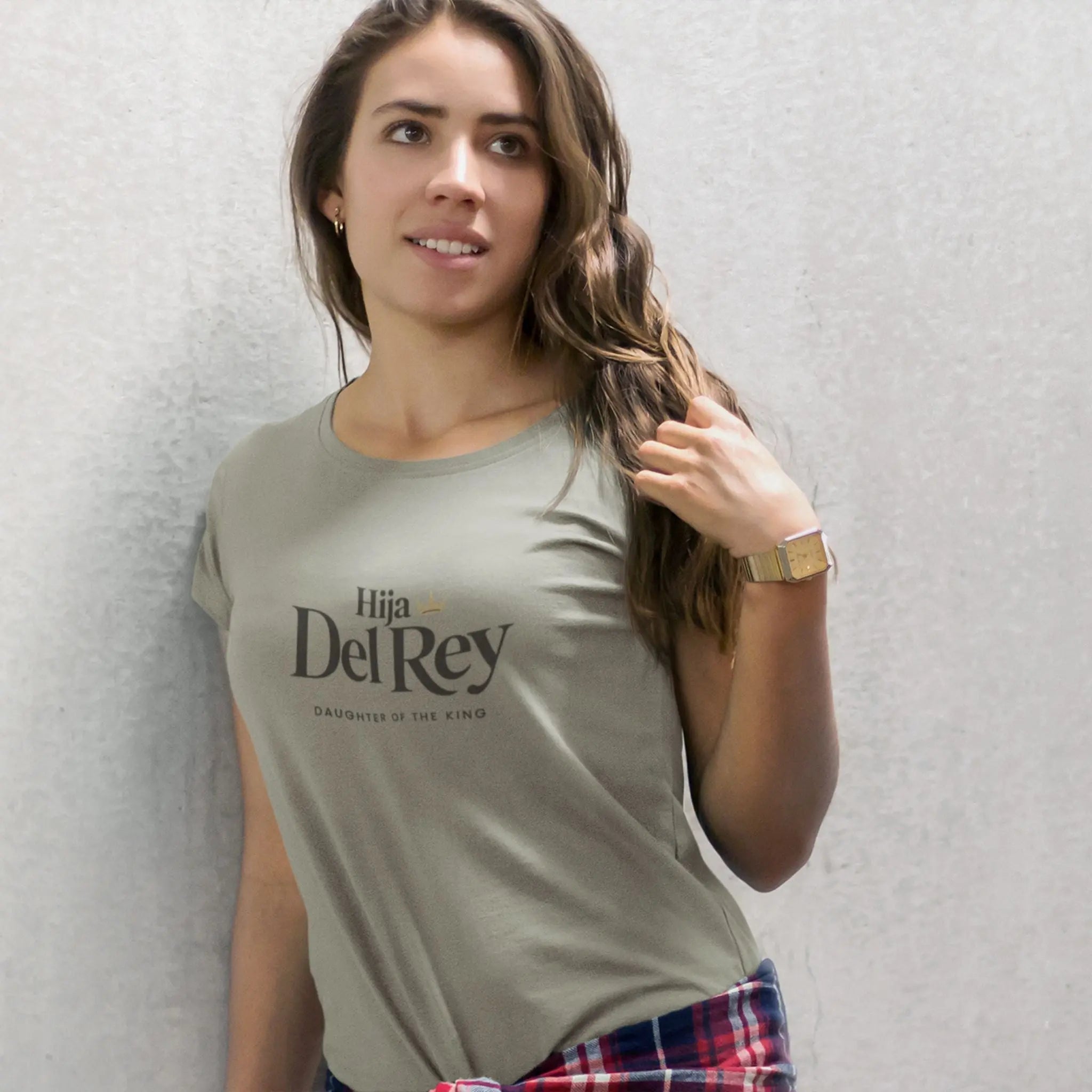 Hija Del Rey Tee - Crossroads Creations