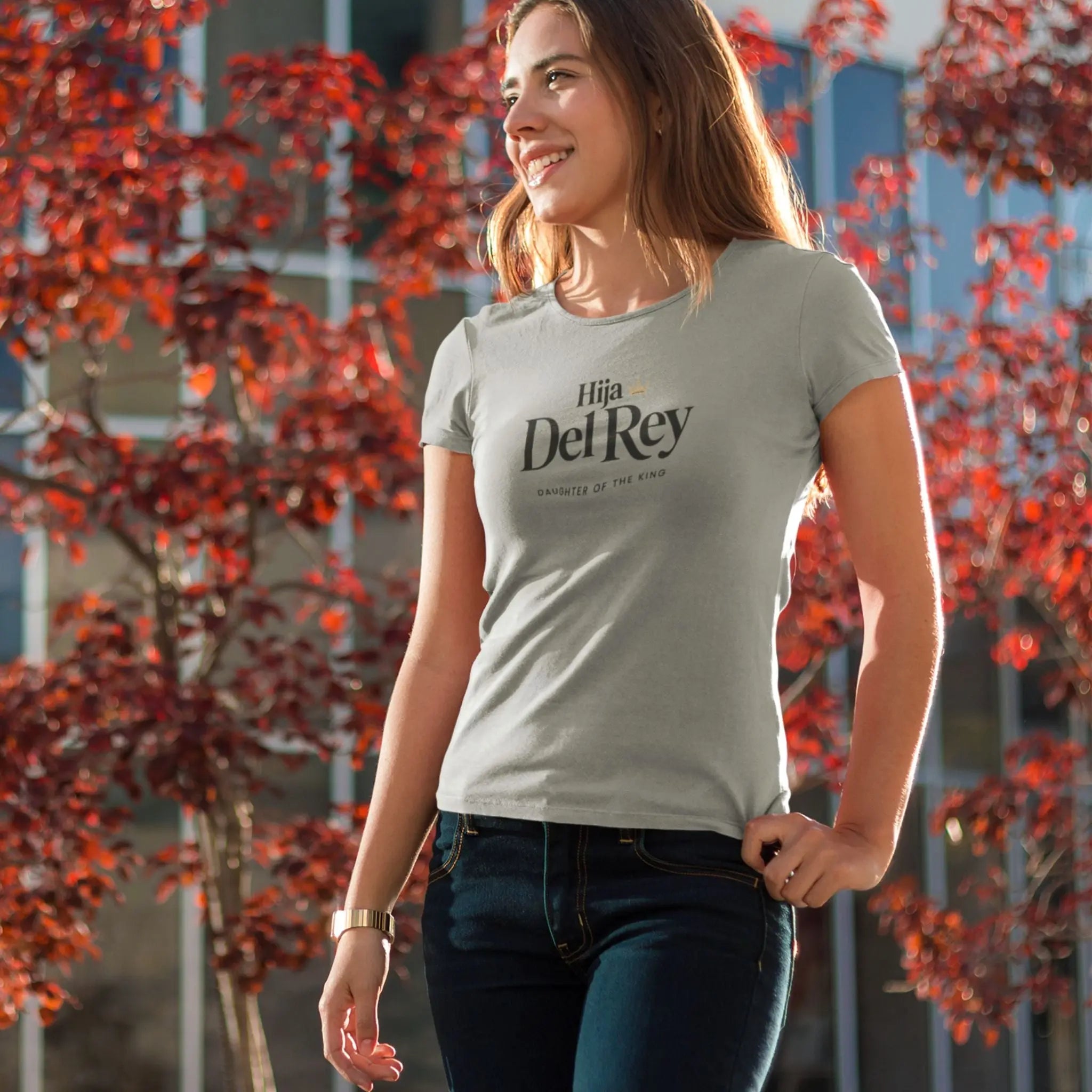 Hija Del Rey Tee - Crossroads Creations